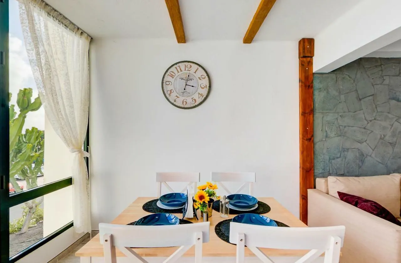 Residence Playa Roca Costa Teguise Apartment